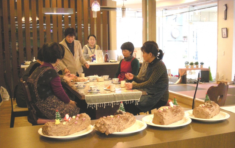 水道修理のゆい工房が新潟市北区でケーキ作り